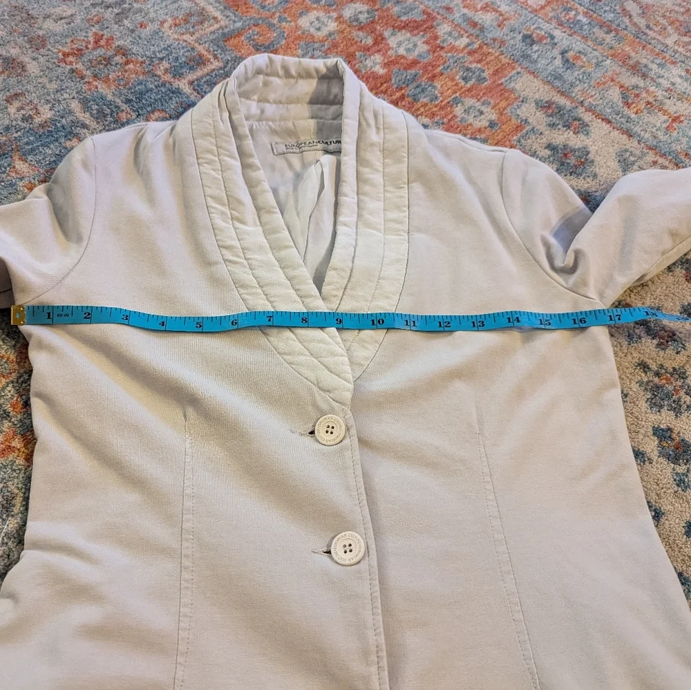 European Culture Women's XS Light Gray Soft Jacket Flat Collar Pleated Tail - Picture 9 of 12